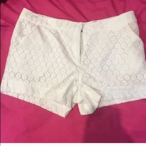 Wow these shorts are sooo cute!Nicole Miller size6